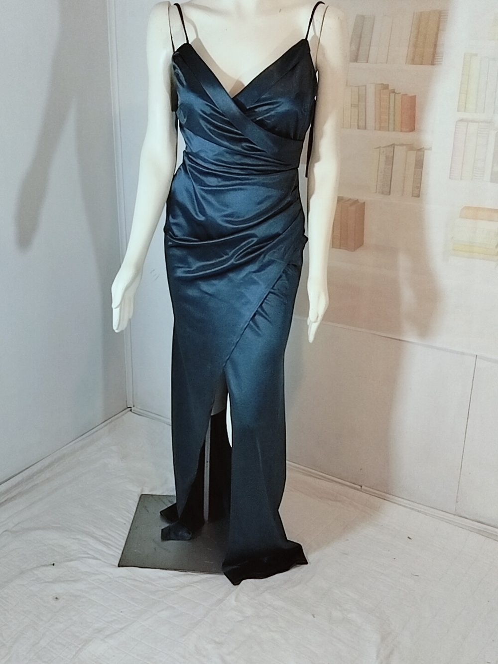 Elegant Emerald Green Satin Slip Evening Dress with Front Slit